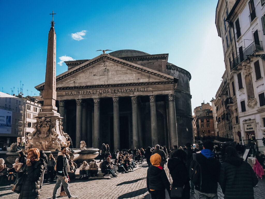 Miejsca w Rzymie które musisz zobaczyć.  Panteon