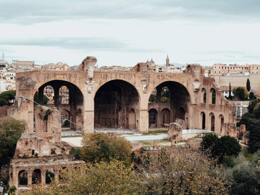 Miejsca w Rzymie które musisz zobaczyć. Forum Romanum